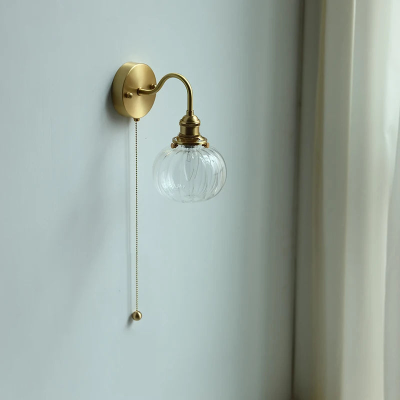 Applique Salle de Bain Dorée Globe Verre Côtelé, Opalin ou Bleu