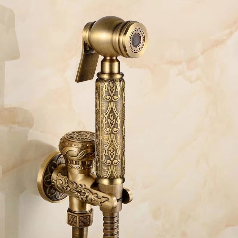 Douchette WC Laiton Doré ou Bronze Antique à Manche Ouvragé et Robinet