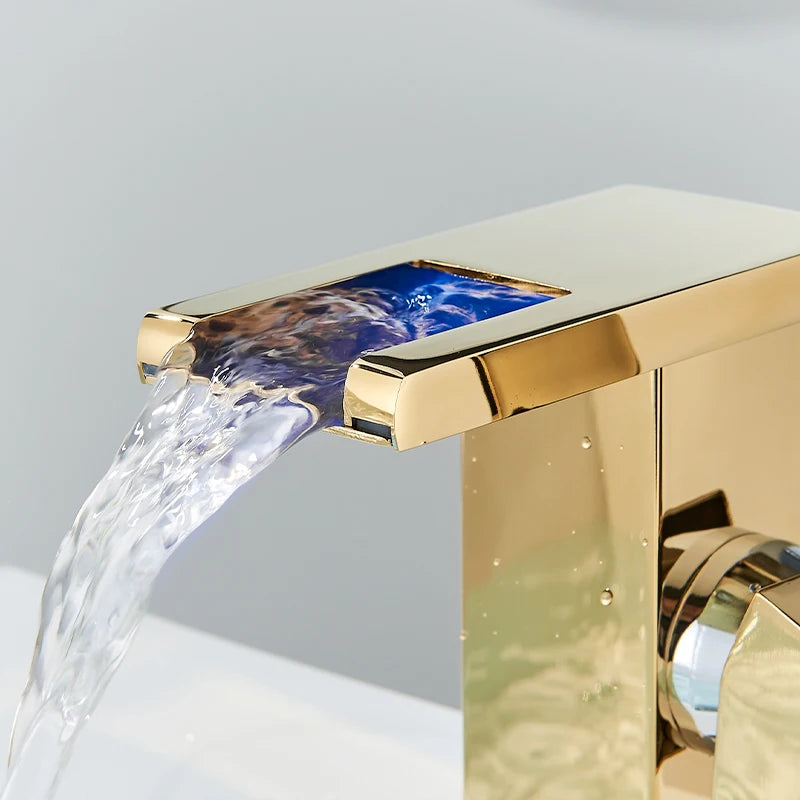 Mitigeur Lavabo Cascade LED Noir, Doré ou Chromé, Bec Court ou Haut
