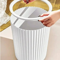 Poubelle Salle de Bain Ronde Rayée Noire ou Blanche, 3 Tailles