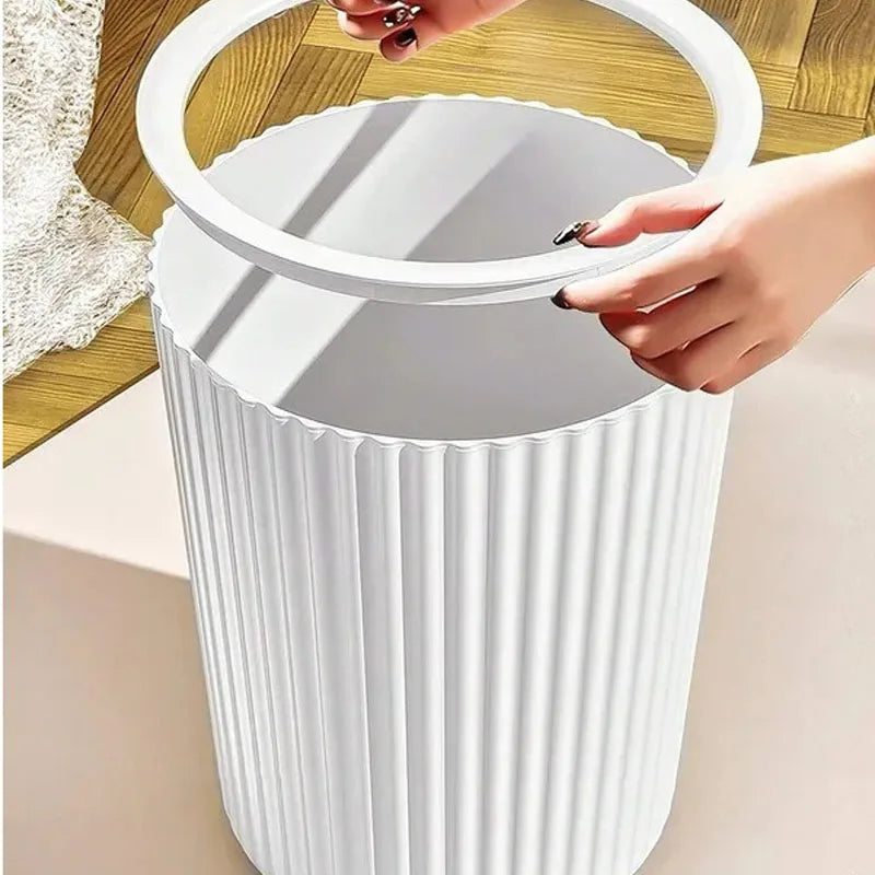 Poubelle Salle de Bain Ronde Rayée Noire ou Blanche, 3 Tailles