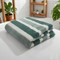 Serviette de Bain Rayée 70 x 130 cm, Vert Sauge ou Gris