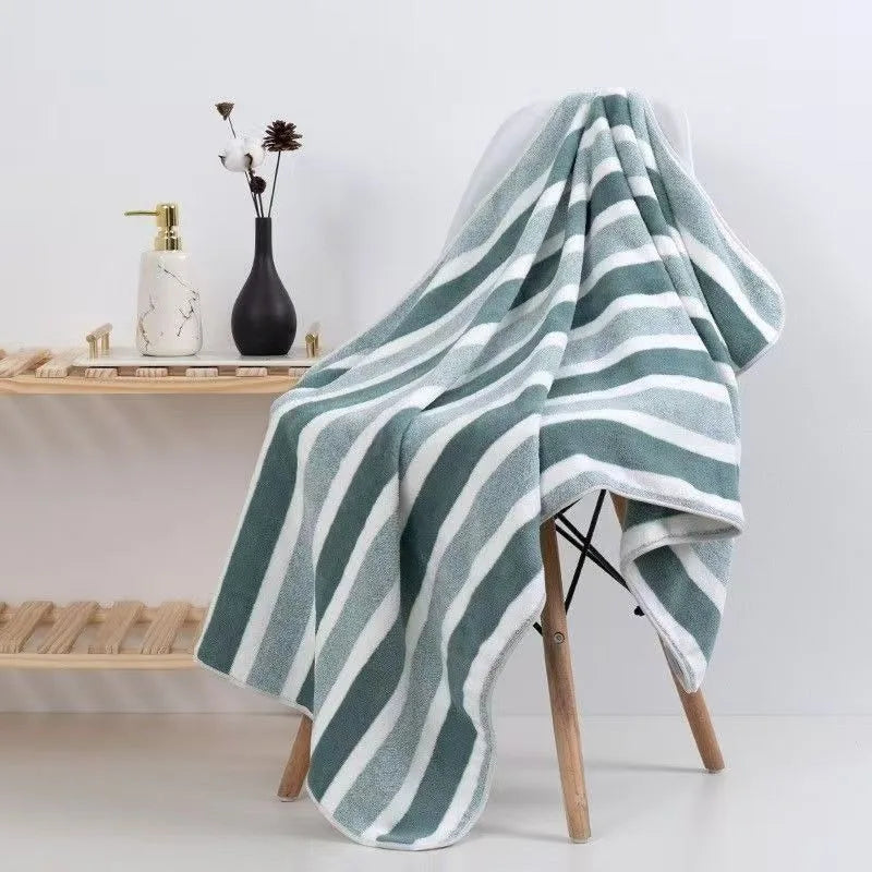 Serviette de Bain Rayée Douce 70 x 140 cm, Gris, Vert ou Rose