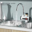 Robinet Chauffe-Eau Instantané Électrique 3 000 W à Col de Cygne Orientable, Blanc
