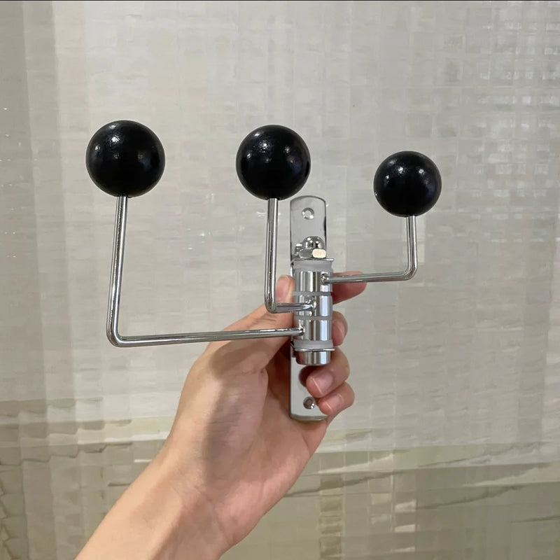 Patère Salle de Bain Murale Pivotante à 3 Bras, Fer et Boules de Bois
