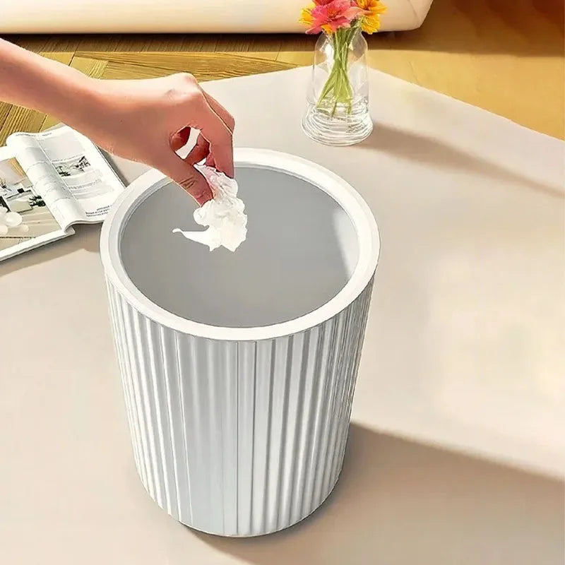 Poubelle Salle de Bain Ronde Rayée Noire ou Blanche, 3 Tailles