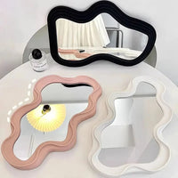 Miroir de Table Forme Nuage Organique, Cadre Ondulé, 40 x 24,5 cm