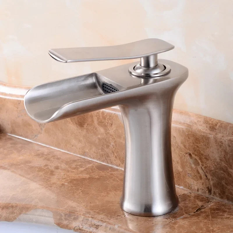 Mitigeur de Lavabo Cascade à Poser sur Comptoir
