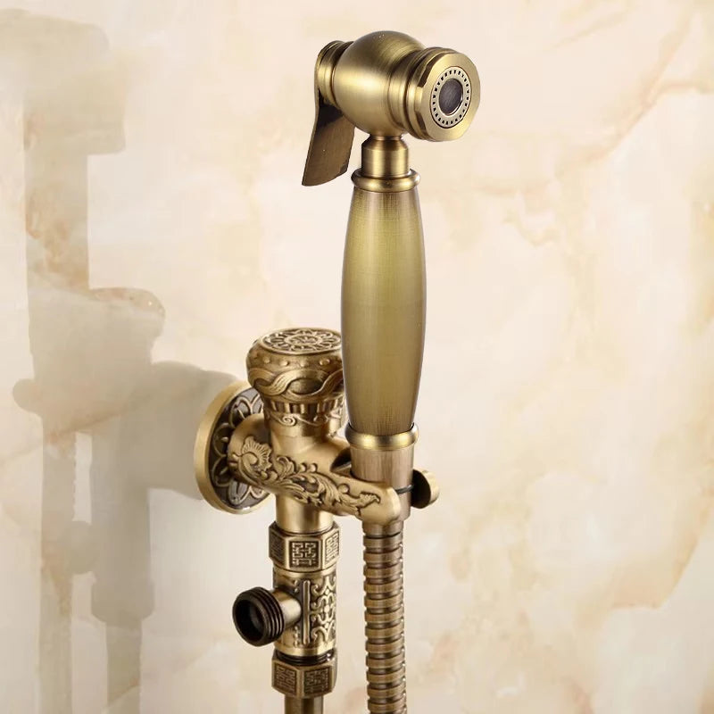 Douchette WC Laiton Doré ou Bronze Antique à Manche Ouvragé et Robinet