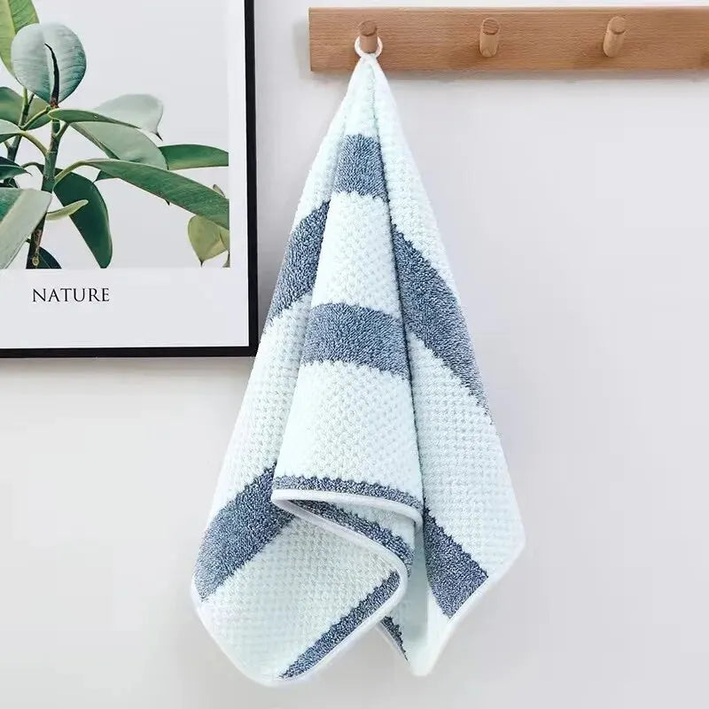 Serviette de Toilette Gaufrée Rayée Bleu et Blanc 32 x 72 cm