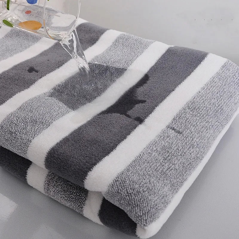 Serviette de Bain Rayée Douce 70 x 140 cm, Gris, Vert ou Rose