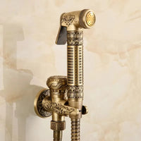 Douchette WC Laiton Doré ou Bronze Antique à Manche Ouvragé et Robinet